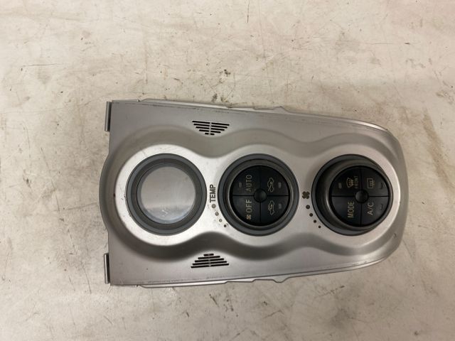 bontott TOYOTA YARIS Fűtéskapcsoló (digit klímás)