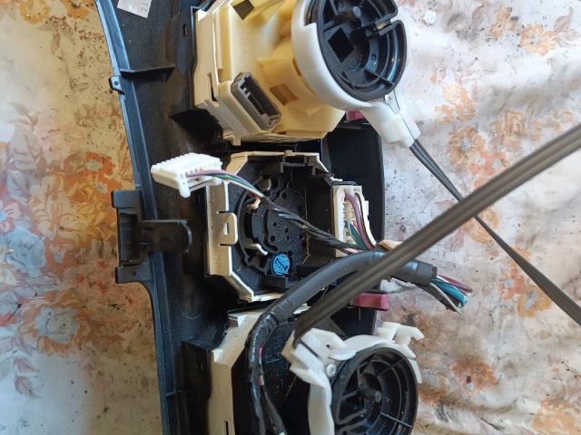 bontott TOYOTA YARIS Fűtéskapcsoló (digit klímás)