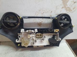 bontott TOYOTA YARIS Fűtéskapcsoló (manuális klímás)