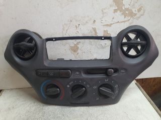 bontott TOYOTA YARIS Fűtéskapcsoló (manuális klímás)