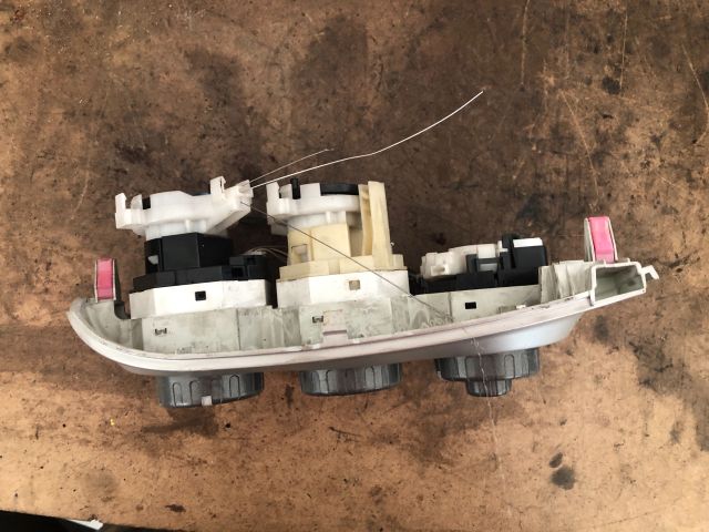 bontott TOYOTA YARIS Fűtéskapcsoló (manuális klímás)