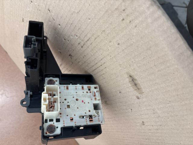 bontott TOYOTA YARIS Fűtéskapcsoló (manuális klímás)