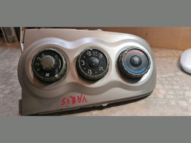 bontott TOYOTA YARIS Fűtéskapcsoló (manuális klímás)