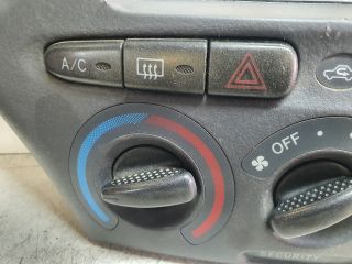 bontott TOYOTA YARIS Fűtéskapcsoló (manuális klímás)
