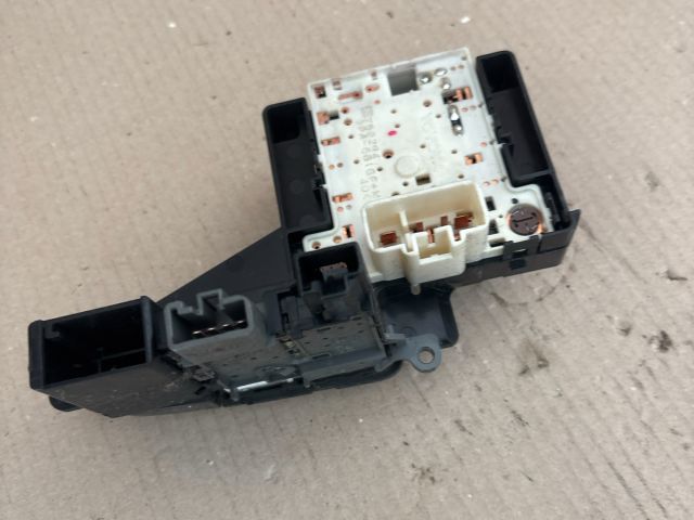 bontott TOYOTA YARIS Fűtéskapcsoló (manuális klímás)