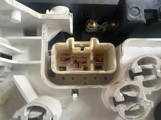 bontott TOYOTA YARIS Fűtéskapcsoló (manuális klímás)