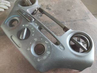 bontott TOYOTA YARIS Fűtéskapcsoló (Nem klímás)