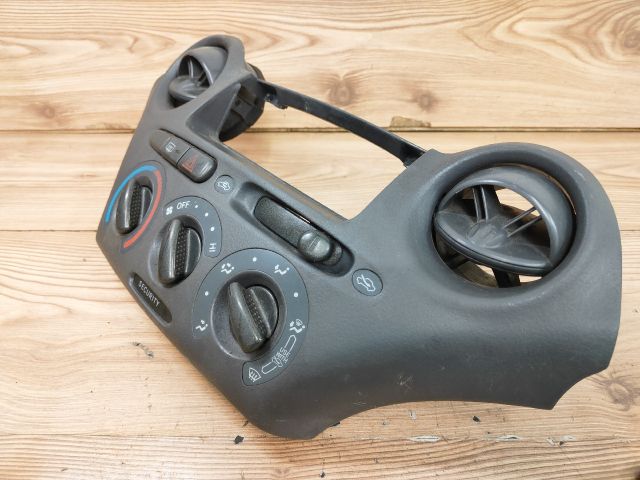 bontott TOYOTA YARIS Fűtéskapcsoló (Nem klímás)