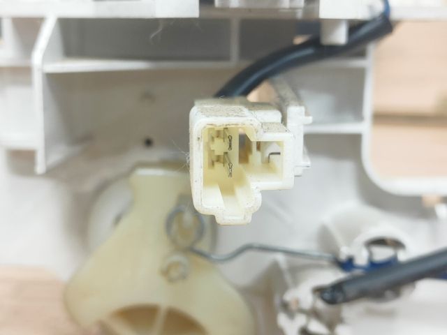 bontott TOYOTA YARIS Fűtéskapcsoló (Nem klímás)