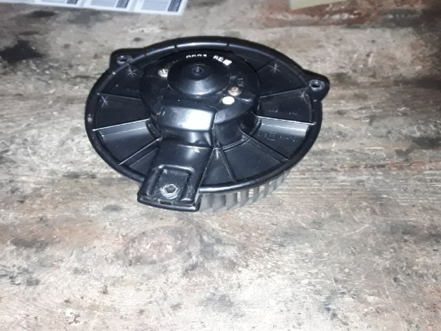 bontott TOYOTA YARIS Fűtőmotor (Klímás)