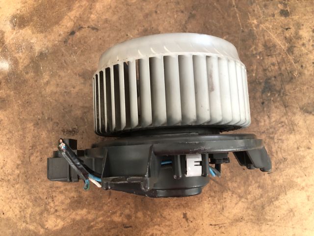 bontott TOYOTA YARIS Fűtőmotor (Klímás)