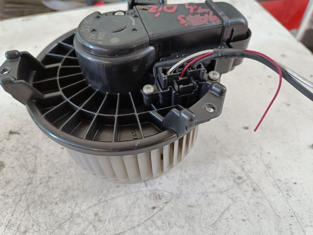 bontott TOYOTA YARIS Fűtőmotor (Klímás)