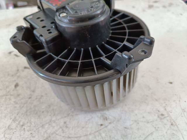 bontott TOYOTA YARIS Fűtőmotor (Klímás)