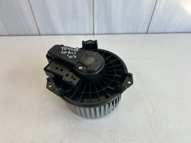 bontott TOYOTA YARIS Fűtőmotor (Klímás)