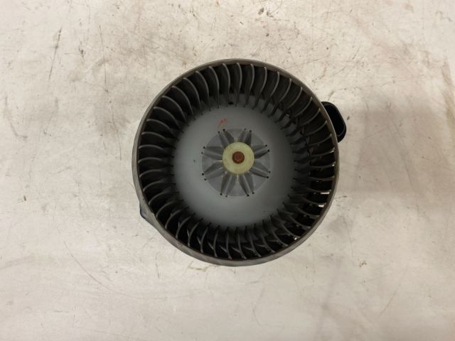 bontott TOYOTA YARIS Fűtőmotor (Klímás)