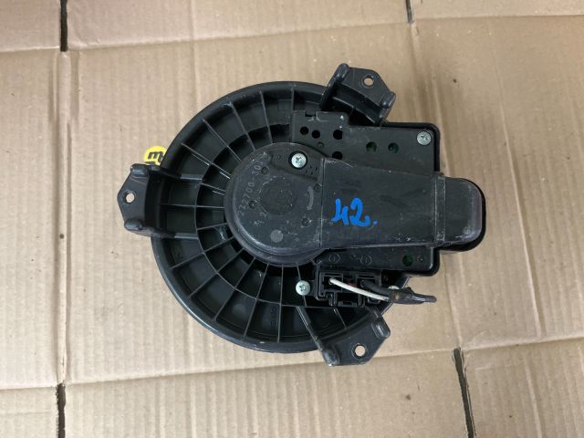 bontott TOYOTA YARIS Fűtőmotor (Klímás)