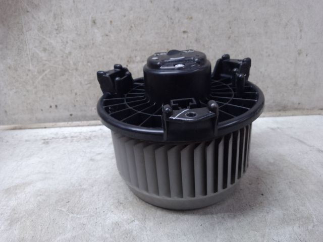 bontott TOYOTA YARIS Fűtőmotor (Klímás)