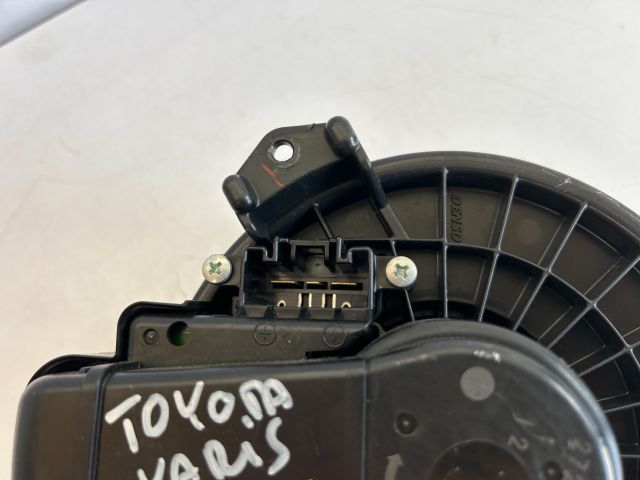 bontott TOYOTA YARIS Fűtőmotor (Klímás)