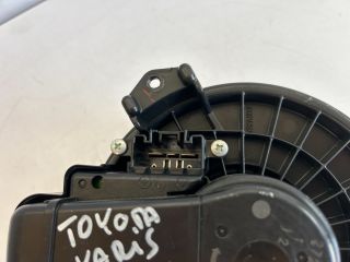 bontott TOYOTA YARIS Fűtőmotor (Klímás)