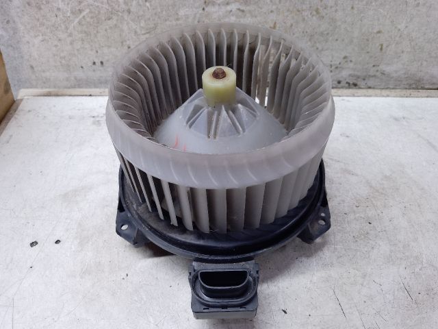 bontott TOYOTA YARIS Fűtőmotor (Klímás)