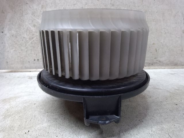 bontott TOYOTA YARIS Fűtőmotor (Klímás)