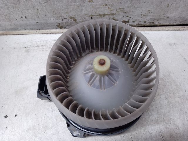 bontott TOYOTA YARIS Fűtőmotor (Klímás)