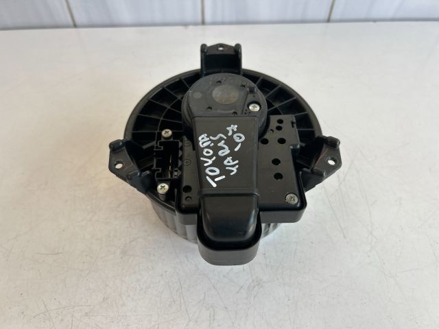 bontott TOYOTA YARIS Fűtőmotor (Klímás)