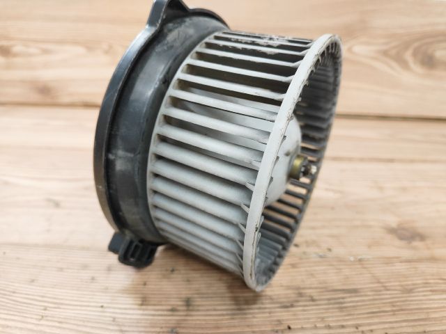 bontott TOYOTA YARIS Fűtőmotor (Klímás)