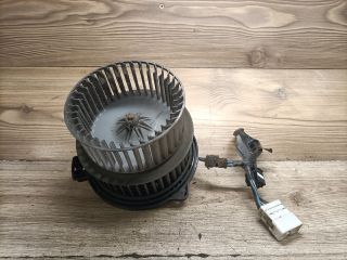 bontott TOYOTA YARIS Fűtőmotor (Nem klímás)