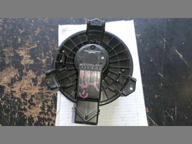 bontott TOYOTA YARIS Fűtőmotor (Nem klímás)