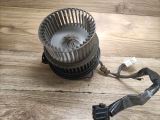 bontott TOYOTA YARIS Fűtőmotor (Nem klímás)