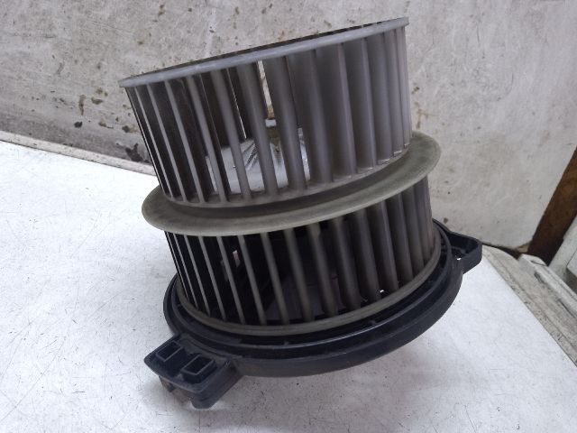 bontott TOYOTA YARIS Fűtőmotor (Nem klímás)