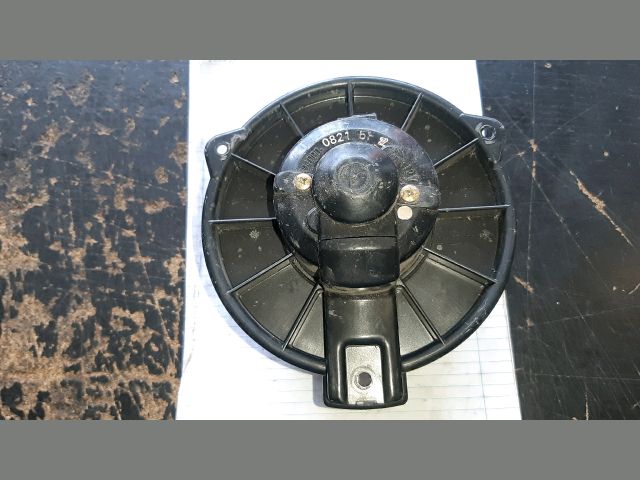 bontott TOYOTA YARIS Fűtőmotor (Nem klímás)