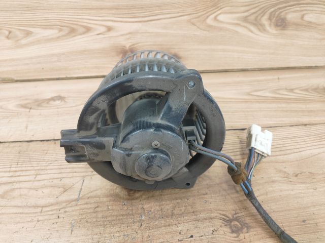 bontott TOYOTA YARIS Fűtőmotor (Nem klímás)