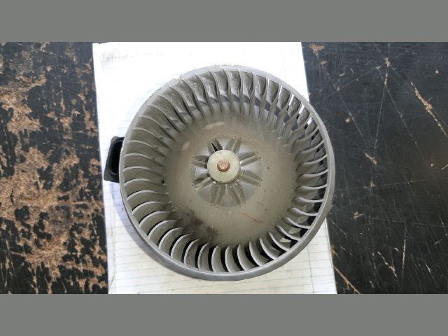 bontott TOYOTA YARIS Fűtőmotor (Nem klímás)