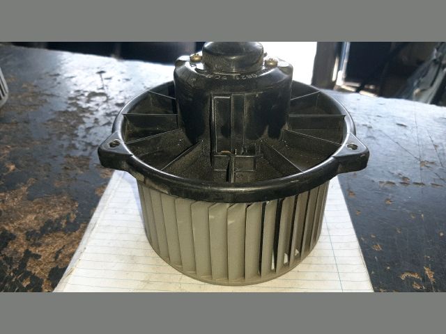 bontott TOYOTA YARIS Fűtőmotor (Nem klímás)