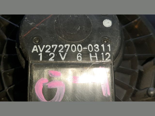 bontott TOYOTA YARIS Fűtőmotor (Nem klímás)