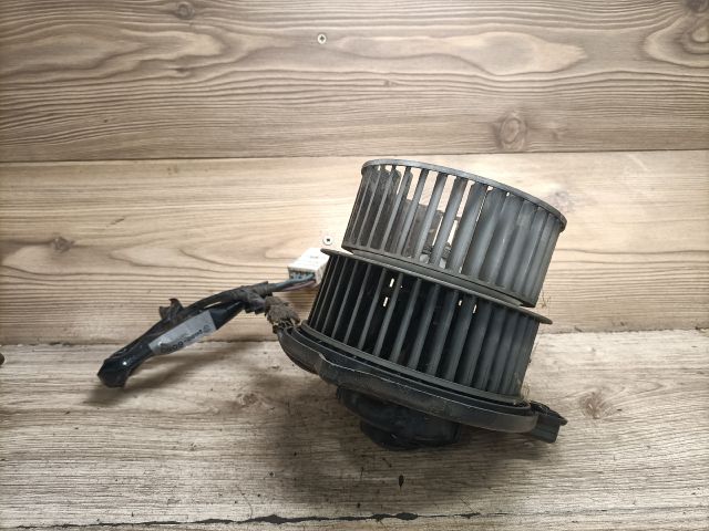 bontott TOYOTA YARIS Fűtőmotor (Nem klímás)