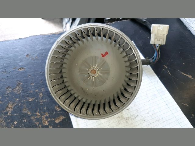 bontott TOYOTA YARIS Fűtőmotor (Nem klímás)