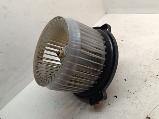 bontott TOYOTA YARIS Fűtőmotor (Nem klímás)