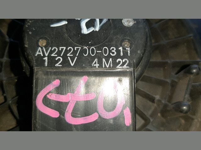 bontott TOYOTA YARIS Fűtőmotor (Nem klímás)