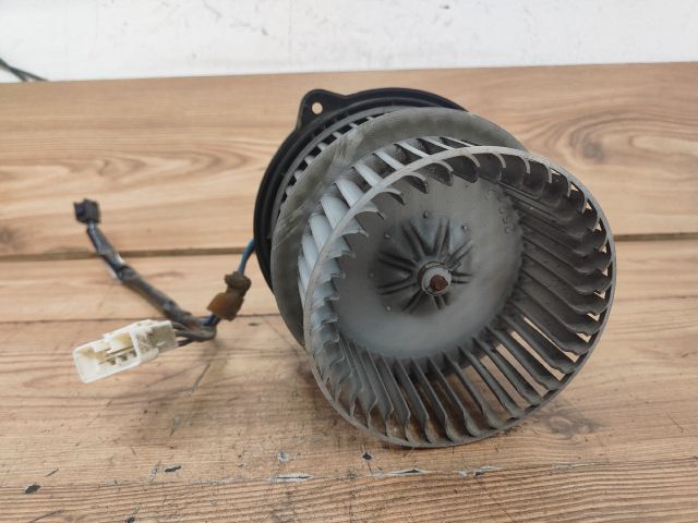 bontott TOYOTA YARIS Fűtőmotor (Nem klímás)