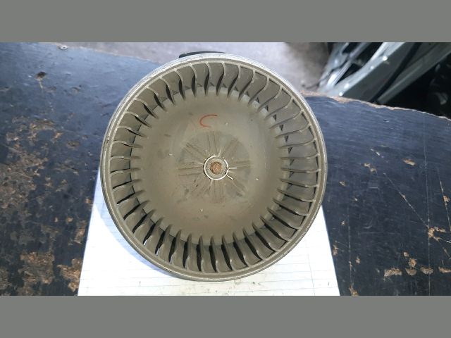 bontott TOYOTA YARIS Fűtőmotor (Nem klímás)