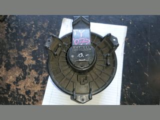 bontott TOYOTA YARIS Fűtőmotor (Nem klímás)