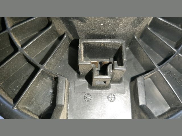 bontott TOYOTA YARIS Fűtőmotor (Nem klímás)