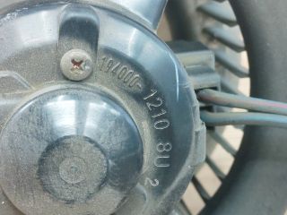 bontott TOYOTA YARIS Fűtőmotor (Nem klímás)