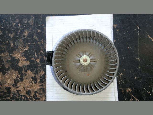 bontott TOYOTA YARIS Fűtőmotor (Nem klímás)