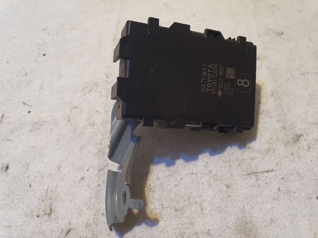 bontott TOYOTA YARIS Gateway Elektronika