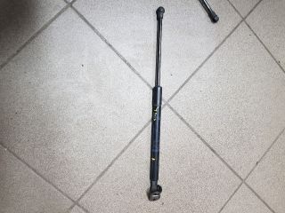 bontott TOYOTA YARIS Gázrugós Kitámasztó Teleszkóp Csomagtérajtó Bal