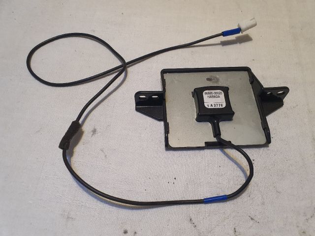 bontott TOYOTA YARIS GPS Antenna